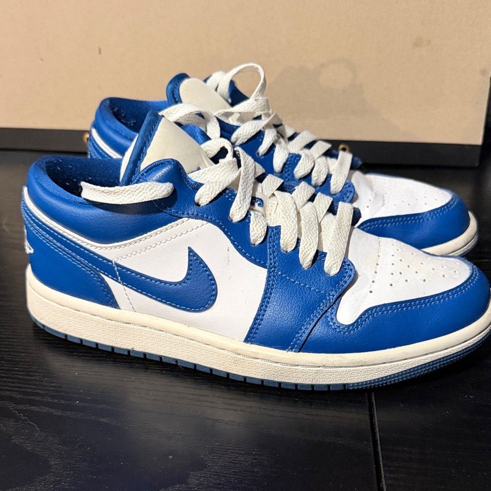Jordan 1 Women's Sneakers
